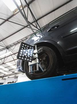 Contrôle et réglage de la géométrie de votre véhicule à Villeneuve les Maguelone